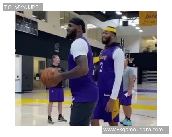 姚明与阿迪达斯的篮球对决背后的品牌故事与体育精神探讨