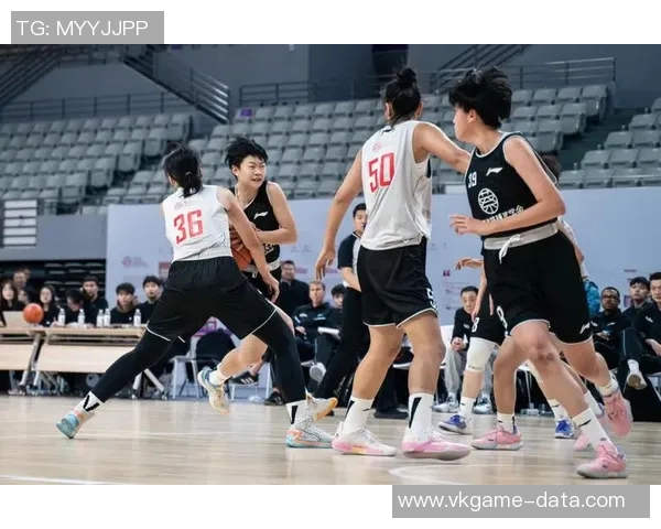 姚明现场支招篮球技巧提升秘诀分享助力年轻球员成长