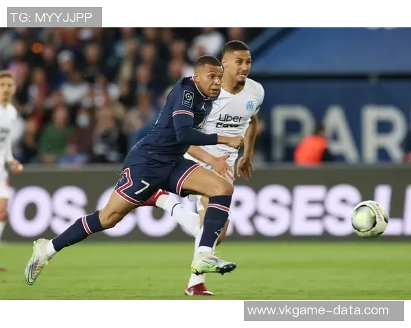 中超激战巴黎圣日耳曼大胜AC米兰补时进球引发争议与全场欢呼