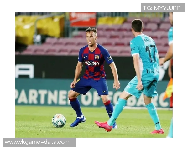 足总杯激战巴萨与尤文图斯战平精彩瞬间引发全场热烈反响 足总杯激战巴萨与尤文图斯战平精彩瞬间引发全场热烈反响