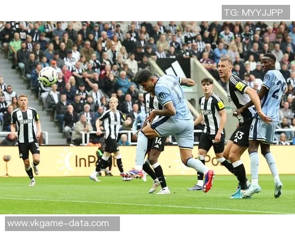 英超焦点战:多特蒙德凭神扑力克曼联战术解析与精彩瞬间回顾